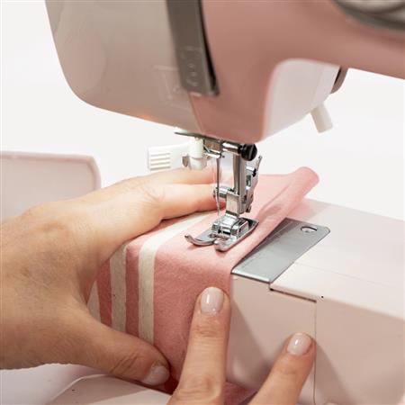 Máquina de Coser LUMINA FLORA Rosa 24 Diseños de Puntada