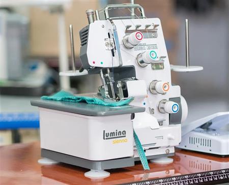 Máquina de Coser LUMINA SIENNA Overlock Gris 